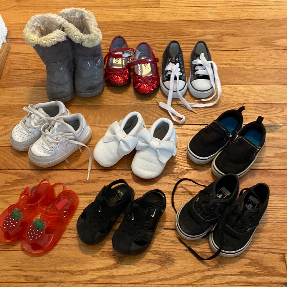 Bundle of size 5 (mostly) Toddler Girls Shoes (Nike, Vans, and more)